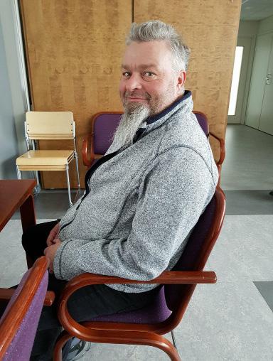 Sivu 5 TEKNINEN TOIMI TIEDOTTAA Kunnanviraston purku Kunnanviraston muuttaessa sisäilmaongelmien takia väistötiloihin piti kaikki materiaali puhdistaa tai korvata.