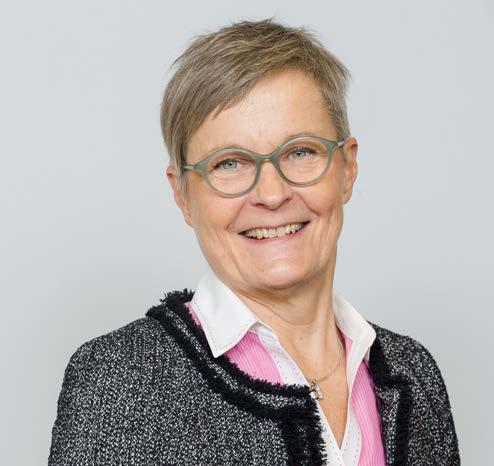 12 /139 Toimitusjohtajan katsaus: Aallonpohja on ohitettu 2017 oli uuden strategiakautemme ensimmäinen vuosi.
