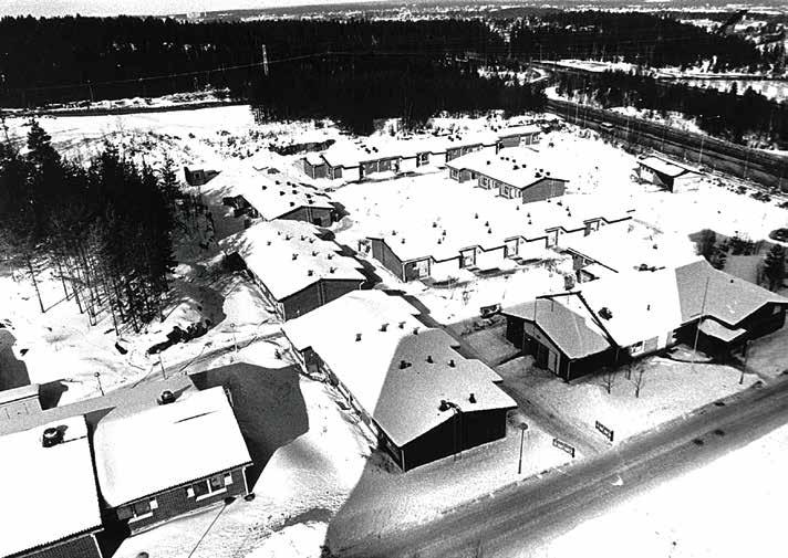 Arkistojen aarteita Toimintakeskuksen perustamisesta tulee tänä vuonna kuluneeksi 35 vuotta. Kuvassa Kuurosokeiden Palvelutalo 1990-luvun alussa.
