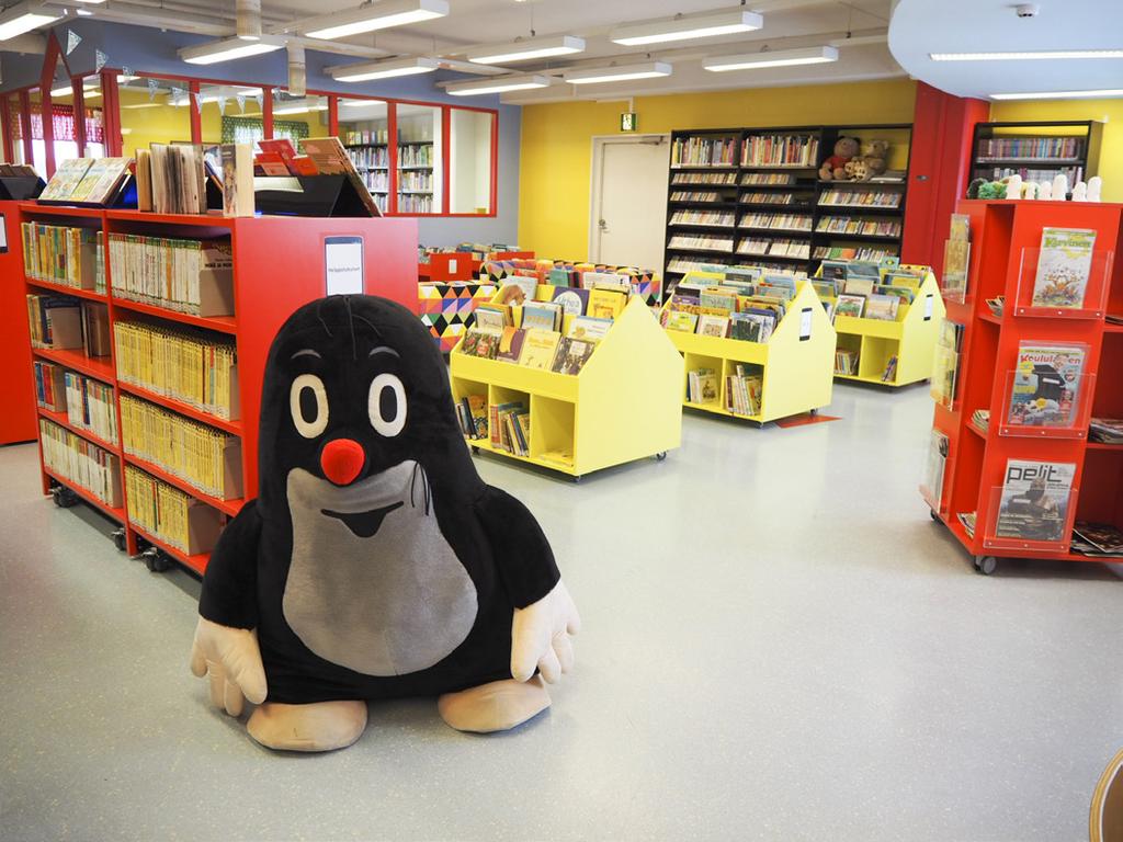 Verkkokirjaston löydät osoitteesta https://outi.finna.fi/ Tapahtumat Taiteiden yönä lauantaina 18.8.2018 pääkirjasto on auki klo 10-18.
