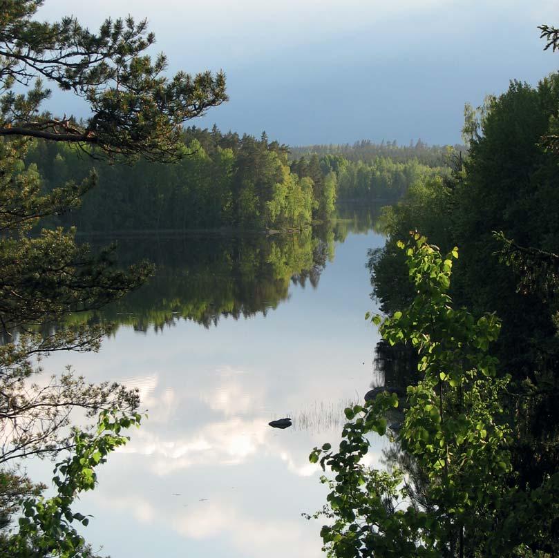 Korteniemen perinnetilalla vaalitaan vanhaa maatalousperinnettä ja maineikkaassa Mustialassa voi Hakkapeliittapäivien aikaan palata historiassa aina 1600-luvulle asti.