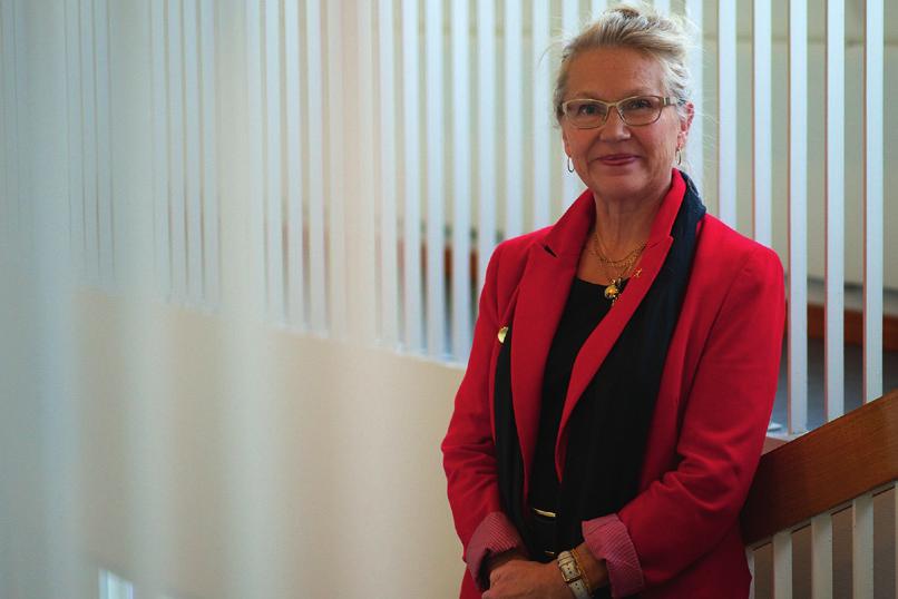 TULEVAISUUSAJATTELU VOIMISTAA TULEVAISUUKSIEN TEKEMISEEN SIRKKA HEINONEN Tulevaisuusajattelua voi jokainen vahvistaa systemaattisesti lopputuloksenaan tulevaisuuslukutaito.