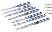 4 Itena 1,4 mm Punainen 5 kpl 24,49 Kuitunastapaketti Dentoclic, läpinäkyvä Läpinäkyvien kuitunastojen pakkkaus sisältää: 6 x Ø1 mm kuitunasta (violetti), 6 x Ø1,2 mm kuitunasta (valkoinen), 4 x Ø