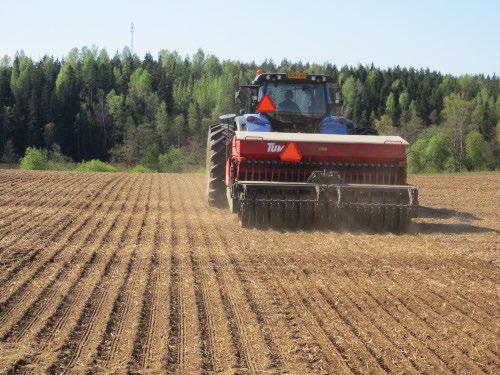 Vehnän kylvösiemenen tuhannen siemenen paino oli 34,4 g ja siementen itävyys 97 %. Tavoiteltu kylvötiheys oli 750 kpl/m2. Siemenen kylvömäärä oli 265 kg/ha.