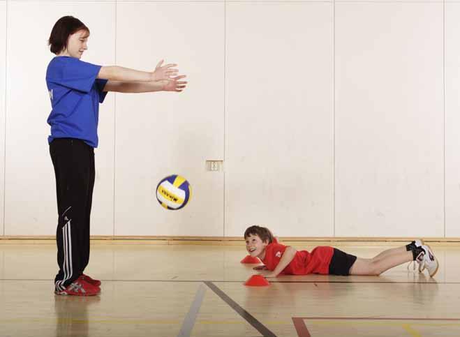 5 Reaktiojuoksu+kuperkeikat Lähtö: Reaktiolähtö kun avustajan tiputtama pallo osuu maahan.