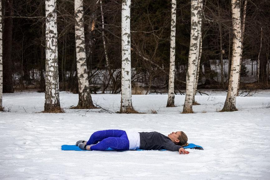 Oi miten ihanalta lämmin rantahiekka tuntuukaan jalkojen alla. Sukeltaminen on ruvennut väsyttämään, taidankin mennä pötköttämään lämpimällä rantahiekalle.