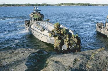 17 Merivoimat ja meripuolustus UUDENMAAN PRIKAATI Uudenmaan Prikaati (UUDPR) toimii Dragsvikin varuskunnassa Tammisaaren kaupungissa.