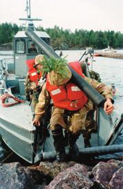Merisotilaan koulutus 46 Meritulenjohdon tehtävänä on etsiä ja tunnistaa mereltä maalit, antaa maalinosoitusta ohjusyksiköille sekä johtaa tykistön meri- ja maa-ammuntoja.