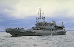 Hylje valmistunut uppouma mitat miehistö nopeus aseistus Hylje 799 1 981 1570 t 54x12,8x3 18 11 Halli