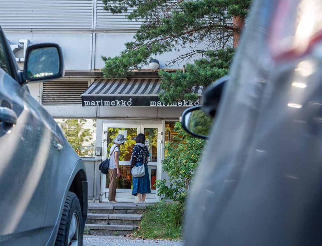 Marimekko-polku Herttoniemen metroaseman ja Marimekon myymälän välisestä vyöhykkeestä on muodostunut elämyksellinen designpolku.