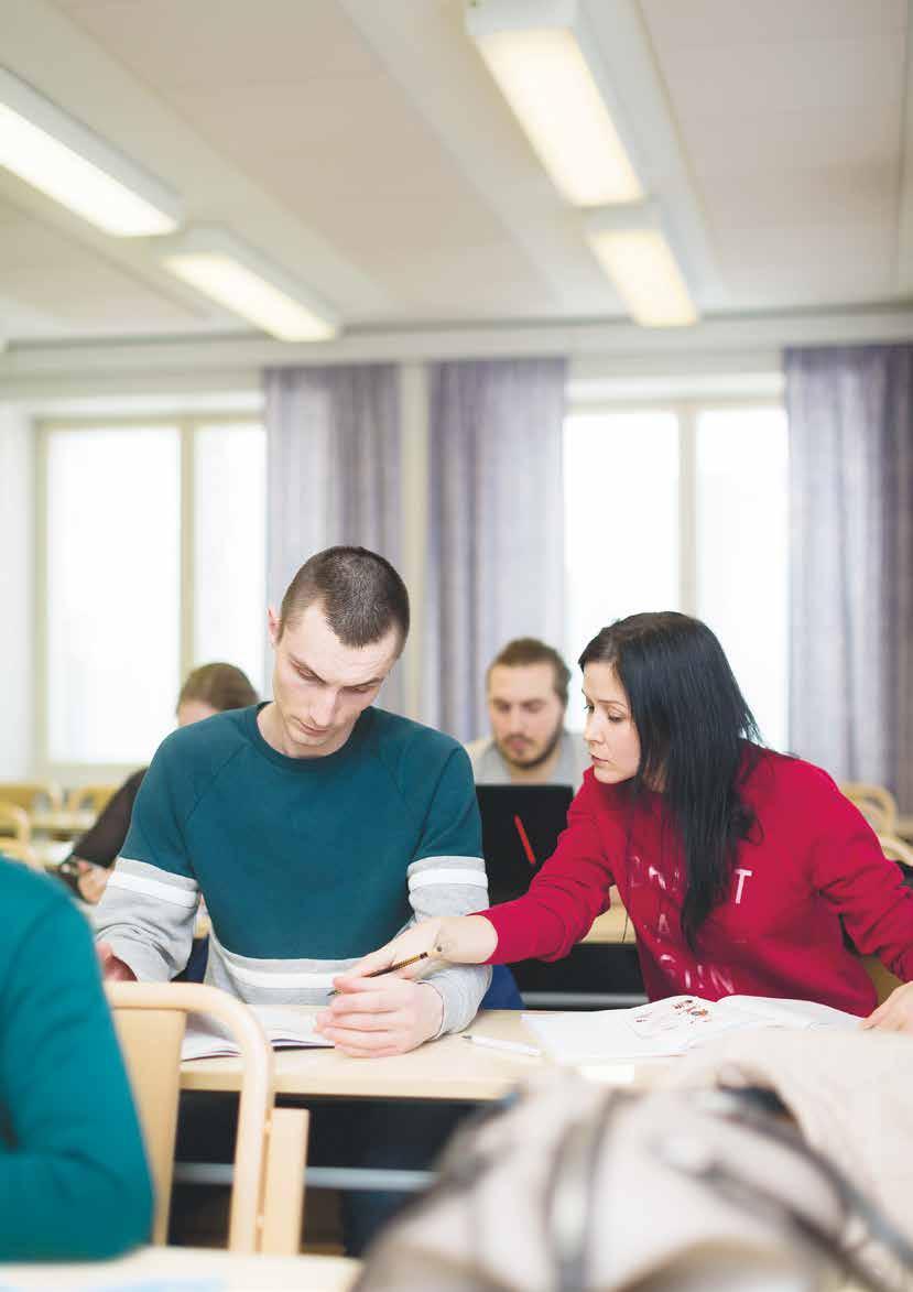 Kielet Oppikirja on mainittu kurssin yhteydessä ja jokainen opiskelija hankkii sen itse. Kirja kannattaa hankkia vasta sitten, kun kurssin alkaminen on varmistunut.