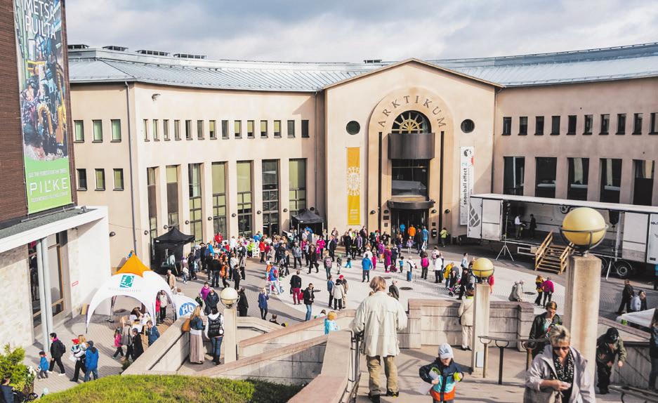 12.00 13.30 Vapaa-ajanlautakunnan kulttuuri-, liikunta- ja nuorisopalkintojen jakaminen Kaupunginjohtaja Esko Lotvosen tervehdys. Palkinnot jakaa vapaa-ajanlautakunnan pj. Petteri Pohja.