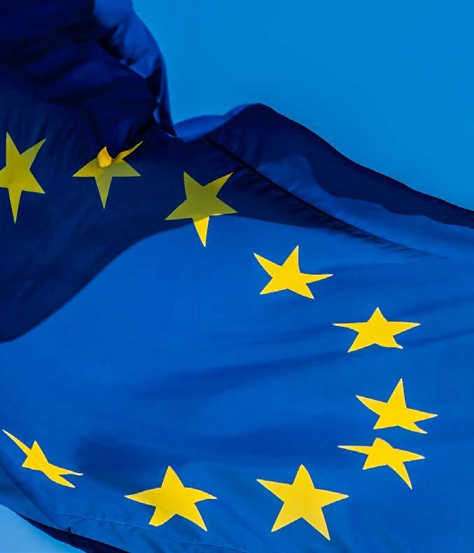 TOIMITUSVARMUUS KUMPPANUUDET VASTUULLISUUS HALLINTO ELENIA VUOSIKERTOMUS 2017 22 Lainsäädännön kehitys PUHTAAN ENERGIAN PAKETIN VALMISTELU ETENEE EU:SSA Euroopan Komission 2016 lopussa julkaiseman