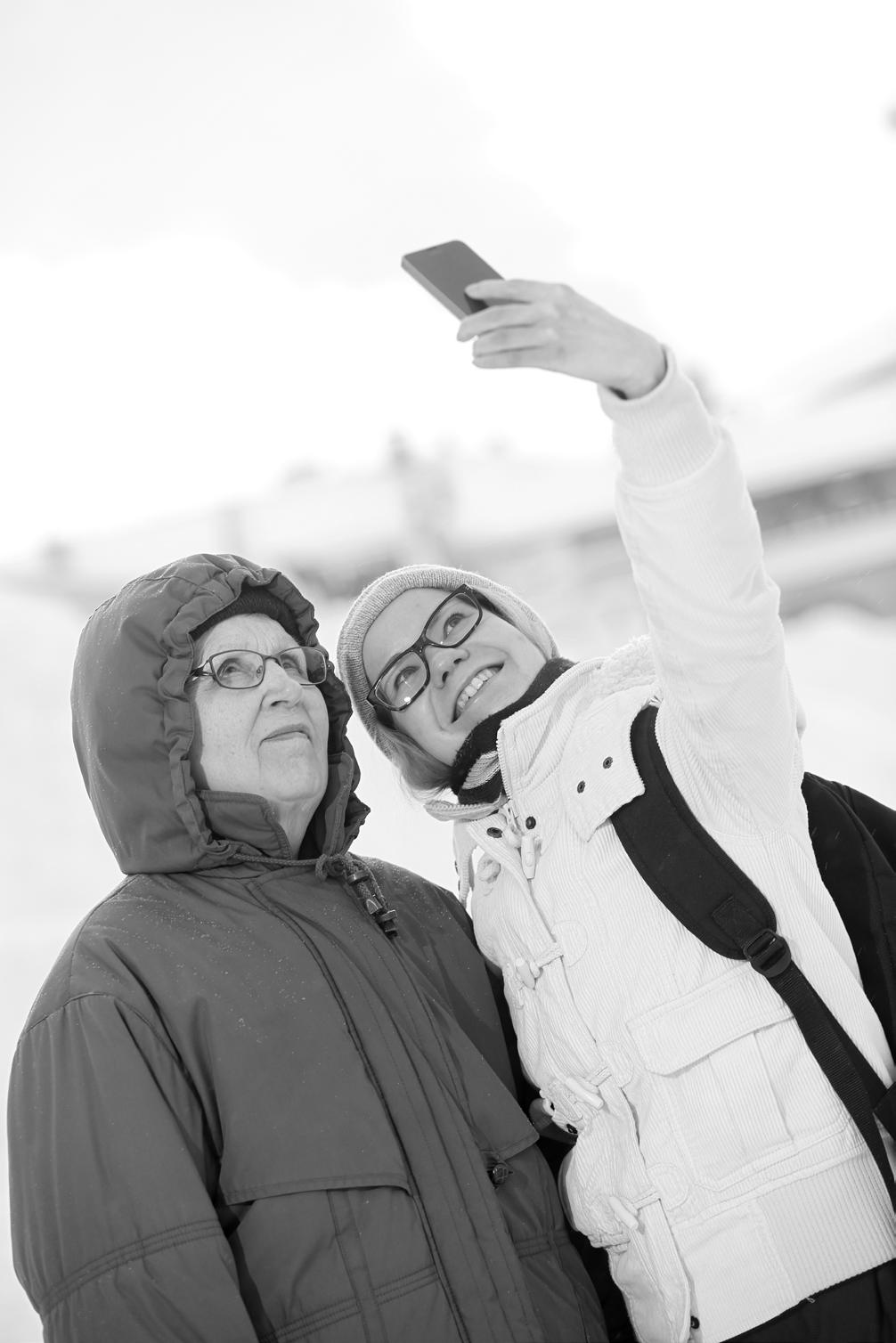 YSTÄVÄNPÄIVÄ 14.2.2018 Ystävänpäivänä olemme yhdessä yksinäisyyttä vastaan Ystävänpäivän Nähdään-kampanjalla keskustelemme yksinäisyyden kokemuksista ja vaikutuksista ympäri Suomen.