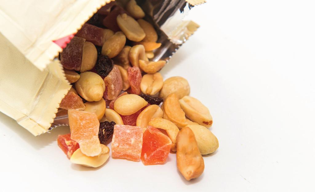 ja pekaanipähkinä ovat pyökkikasveja. Cashewpähkinä ja pistaasipähkinä ovat sumakkikasveja. Koska pistaasi ja cashewpähkinä kuuluvat samaan heimoon, ristiallergia niiden välillä on yleistä.