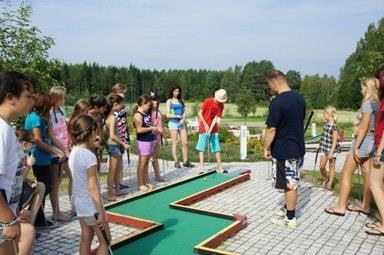 Yhdessä koko perhe luontoretki kodalle/laavulle, ryhmäohjaaja Ohjattua ohjelmaa eri-ikäisille lapsille, lastenohjaajat Lapsiparkki: maksuton lastenhoitopalvelu