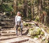 KANADA ı seikkailumatka Jasper Wells Gray Whistler Banff To fi n o Vancouver Victoria Calgary SEIKKAILU, JOTA ET TULE UNOHTAMAAN IKINÄ CANADA ADVENTURE Kanadan suurkaupungit ja vertaansa vailla oleva