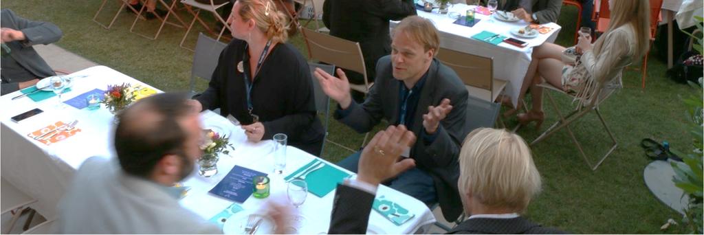 Näiden lyhytelokuvien esittämiseen ei tarvitse erikseen hankkia esitysoikeuksia. Tämä lyhytelokuvapaketti onkin saanut hyvän vastaanoton erityisesti Suomen lähetystöissä.