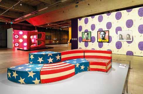 Espoon modernin taiteen museo Kiertonäyttely Vitra Design Museum Vuoden 2015 kevätkauden päänäyttely Pop Art Design oli laaja, runsaan kahdensadan teoksen katselmus.