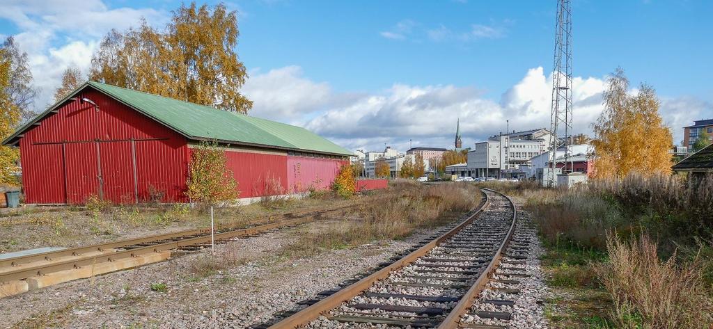 3.2. Kotkansaari Alue 4: Hyväntuulentien ja Merituulentien sekä radan välissä olevasta alueesta länsiosa on nurmikkoa ja istutuksia, mutta itäosassa on uhanalaislajistolle tärkeitä ravintokasveja,