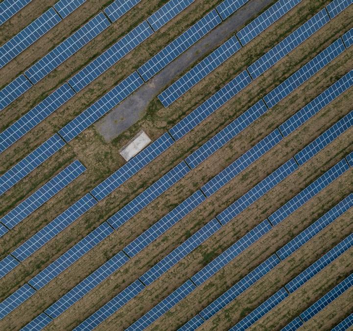 Aurinkosähköjärjestelmän mitoitus Mitoitusperusteet Aurinkosähköjärjestelmän mitoitus on melko suoraviivainen prosessi, kun tärkeimmät mitoitusperusteet ja reunaehdot ovat tiedossa.