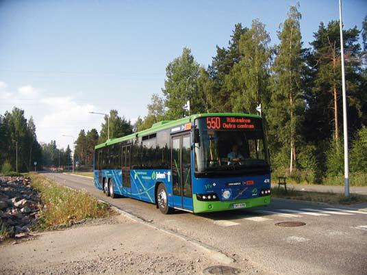 8.2006. Kuvassa Concordia Bus Finland Oy Ab:n upouusi Volvo B12BLE / Volvo 8700LE Eliel Saarisen tien joukkoliikennekadulla Haagassa ensimmäisenä liikennöintiaamuna.