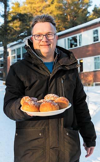 Pyhäkoulu Maailmojen messu su 22.4. klo 12, David Ezzie, Veli-Pekka Järvinen, Janne Salmenkangas. Makuja arabialaisesta ja afrikkalaisesta keittiöstä messun jälkeen Lielahden miestenpiiri ti 24.4. klo 18.