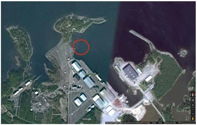 15 Näytteet otettiin ohjeistuksen mukaan syvyyksiltä 0 0,1 m, 0,1 0,3 m ja 0,3 0,6 m. Tutkittavan alueen pohjasedimentti oli kahta pistettä lukuun ottamatta pehmeää liejua tai savea.