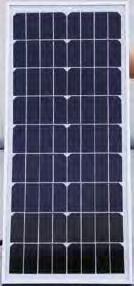Aurinkopaneelit ja akut Käytä akkupaimenta luonnonvoimalla. Huipputehokkaat DeLaval aurinkopaneelit ylläpitävät ja jatkavat akkupaimenesi käyttöaikaa.