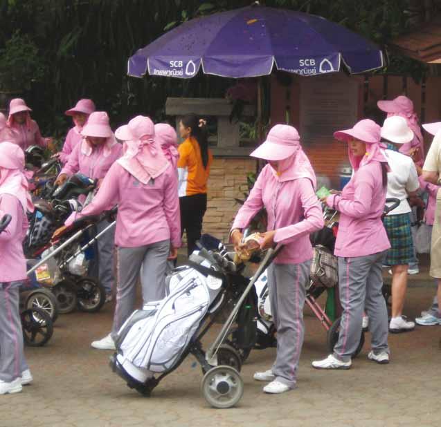 Hua Hin, Thaimaa Liisa ja Matti ihmemaassa teksti ja kuvat: Matti santanen, pgh Vaikka olemmekin vaimoni Liisan kanssa golfareita jo pitkälti toisella vuosikymmenellä, niin Välimerta pidemmälle emme