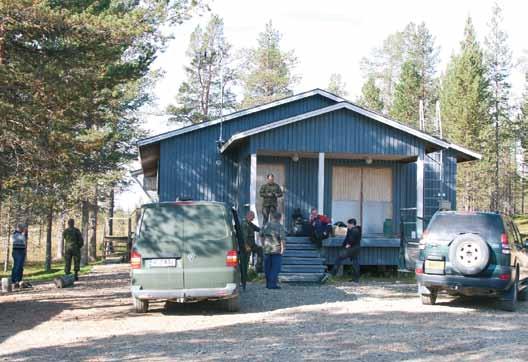 Kahdeksan kilometrin päässä olevalle katselupaikalle räjähdys ei kuulu heti, mutta sen sijaan näkyy suunnaton tuli- ja pölypallo ja noin 25 sekunnin päästä kuuluu voimakas ääni ja tuntuu vaimea