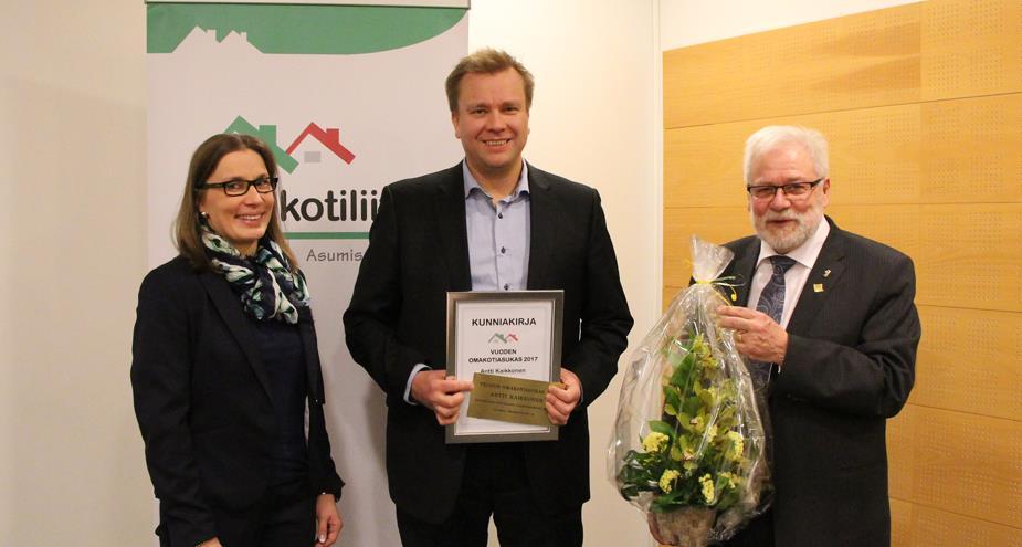 9 vista otetta hänen vaikuttaessaan valtakunnan tasolla omakotiasumisen epäkohtiin.