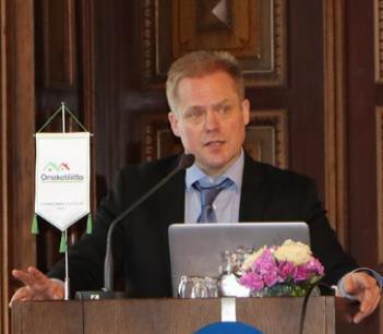 3 0. JOHDANTO Omakotiliiton toimintaa ohjaa Tampereen liittokokouksessa 2012 päätetty strategia: Suomen Omakotiliitto edistää valtakunnallisesti, alueellisesti ja