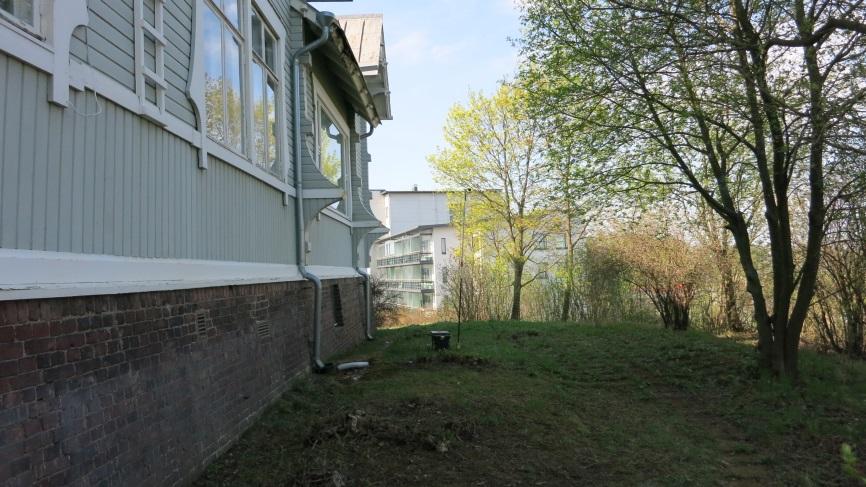 1-5 6. JOHTOPÄÄTÖKSET JA TULOSTEN TULKINTA Melulaskennat Melulaskentojen perusteella (kuvat 1-2) melun ohjearvon alittuvat päiväaikaan suurimmalla osalla piha- ja oleskelualueita.
