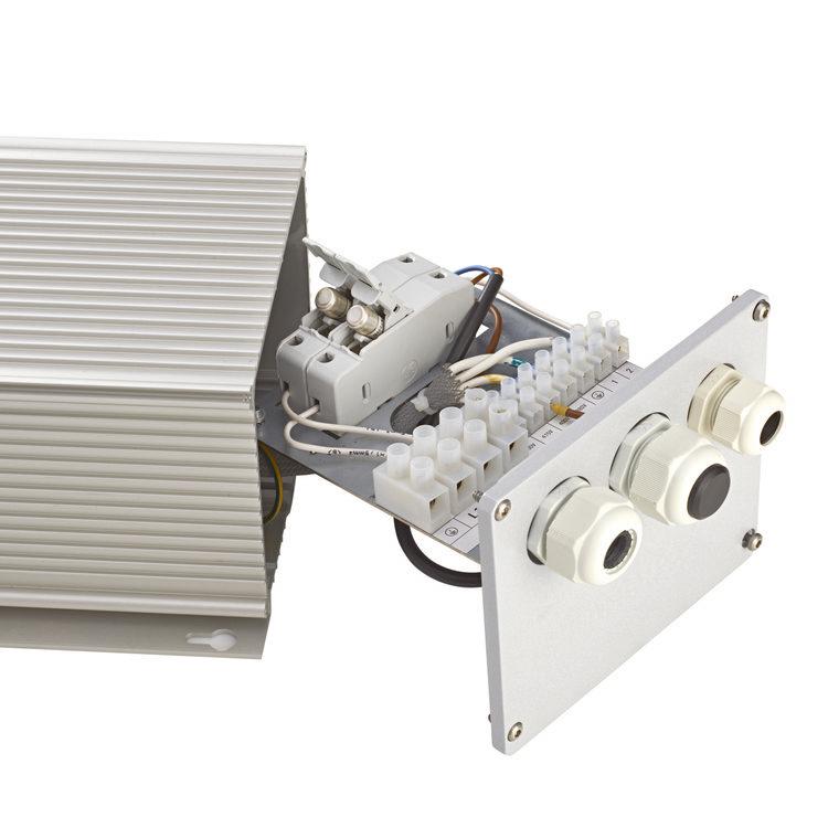 iskun suojaus IP-luokka 06275200 ECB330 MHN-LA2000W - IP20 06277600 ECB330 MHN-SE2000W 380-430V - IP20 06279000 ECP330 SON-T600W IK10 IP65 06281300 ECP330 SON- IK10 IP65 06285100 ECP330 2xSON-T400W