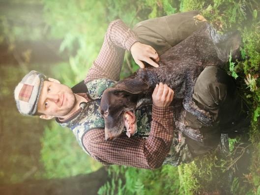 Kanakoirissa minua viehättää niiden monipuolinen metsästyskäyttö. Tällä hetkellä taloutemme koiravahvuuteen kuuluu lyhyt- ja karkeakarvainen saksanseisoja.