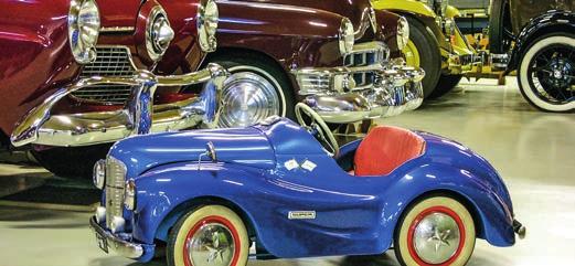 NÄKEMISTÄ JA TEKEMISTÄ MITTAVA VALIKOIMA AUTOKLASSIKOITA JA PALJON MUUTA MUKAVAA Automuseo Uudenkaupungin suosituin nähtävyyskohde Uudenkaupungin Automuseo on säilyttänyt asemansa kaupungin