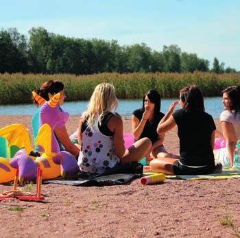 MAJOITUS LUONNONRAUHAA JA LOMA-AKTIVITEETTEJÄ Santtiorannan leirintäalue Santtiorannan leirintäalue kutsuu lomailemaan merellisen Uudenkaupungin syliin!