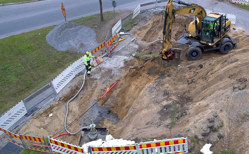Asiakkaamme saavat reaaliaikaista tietoa toimenpiteistämme mobiiliraportointimme ansiosta. Veden infrapalvelut Kartoitamme ja rakennamme vesiverkkoja, pidämme ne kunnossa ja hoidamme vikatilanteet.