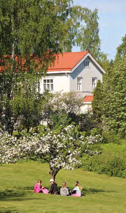 Loma- ja kurssikeskukset Kansan Raamattuseuralla on viisi keskusta, joista ympäri vuoden toimivat Kairosmajan tunturikeskus Pelkosenniemellä ja Vivamon loma- ja kurssikeskus Lohjalla.