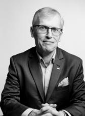 hallituksen jäsen, Jollas Säätiön hallituksen puheenjohtaja, Jollas Opisto Oy:n hallituksen puheenjohtaja NIKLAS