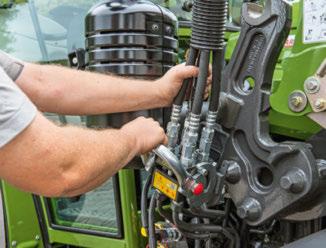 FENDT 200 VARIO: FENDT CARGO -ETUKUORMAAJA Aidosti suuri: tee suuria asioita käsi kädessä Fendtin standardien mukainen etukuormaaja Caro 3X65 -etukuormaaja on Fendt 200 Varion