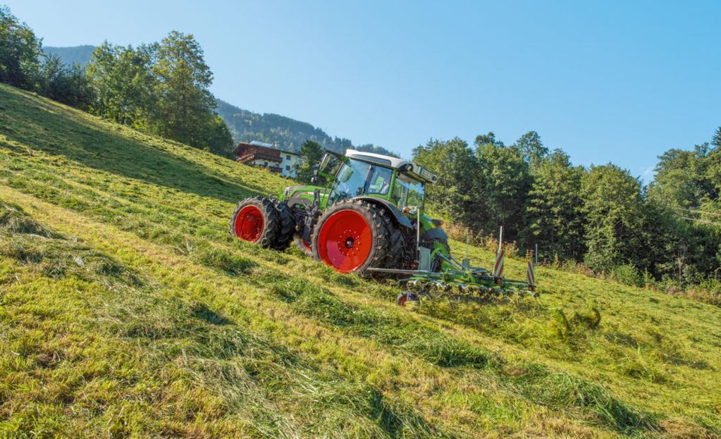 VarioAtive-ohjausjärjestelmän ansiosta voit kääntyä nopeasti seuraavaan ajolinjaan. FENDT 200 VARIO: VARIOTRONIC Aidosti suuri löytää parhaan tavan.