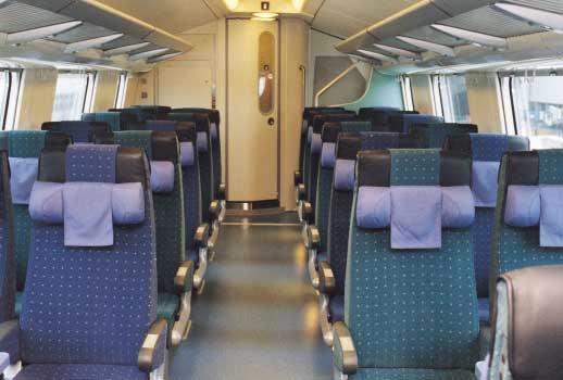 Ed InterCity-vaunu 2 lk InterCity-junissa liikennöivä ilmastoitu kaksikerrosvaunu. Vaunussa on normaalien 2. luokan matkustajapaikkojen lisäksi palvelut allergikkomatkustajille.