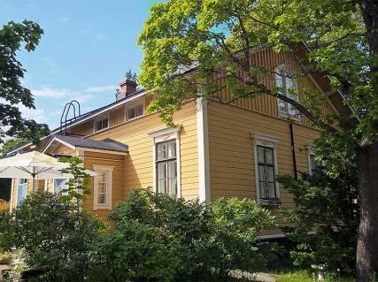 44 teollisuushistoriaan sekä rakennettuun kulttuurihistoriaan. 12 TYÖMIEHENKATU 1, WASILJEFFIN TALO 3 Aiemmat inventoinnit Pakki nro. 1886 Maakunnallisesti merkittävä RKY 09 300004 P. O.