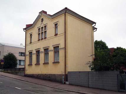 Tärkeä osa 5.25 Papinkadun puutaloriviä. 13 LAIVURINKATU 2, VARASTO KOTKAN RAUTA OY 13 Aiemmat inventoinnit Pakki nro.