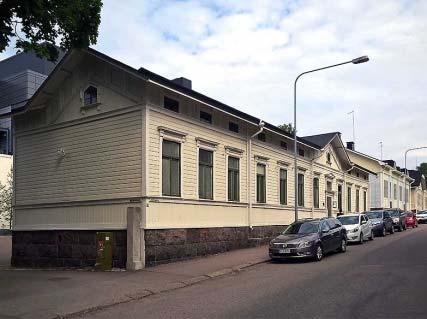 16 305949 PUUTARHAKATU 9, ASUINRAKENNUS 14 Aiemmat inventoinnit Pakki nro. 1895 Maakunnallisesti merkittävä RKY 09 300520 P. O. Nyman MK 08 17.0 Puu KYM 92 17.