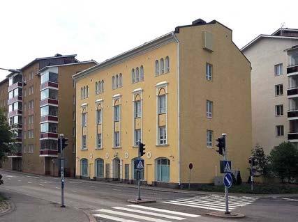 Pyöreä poikittaispääty, jossa OYK 96 76. ylimpänä katettu parveke. 8.117 11 KORKEAVUORENKATU 2-4, MERIKOTKA 40 Aiemmat inventoinnit Pakki nro.