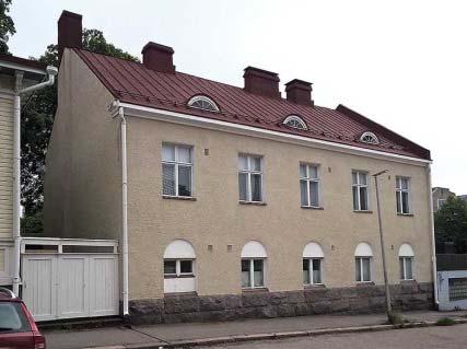 201045 Graniittijalustan päällä kohoava 8-kulmainen jugend-tyylinen OYK 96 46. 305914 torni. Alusta lähtien toiminut myös näkötornina ja kahvilana. 16.