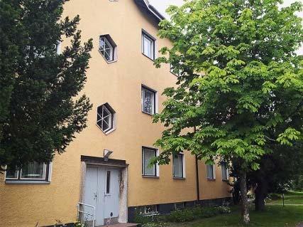 KYM 92 OYK 96 18.r Muodostaa Kymenlaaksonkatu 7 kanssa yhtenäisen pihapiirin. Paikalla aiemmin olleet puutalot tuhoutuivat sodassa.